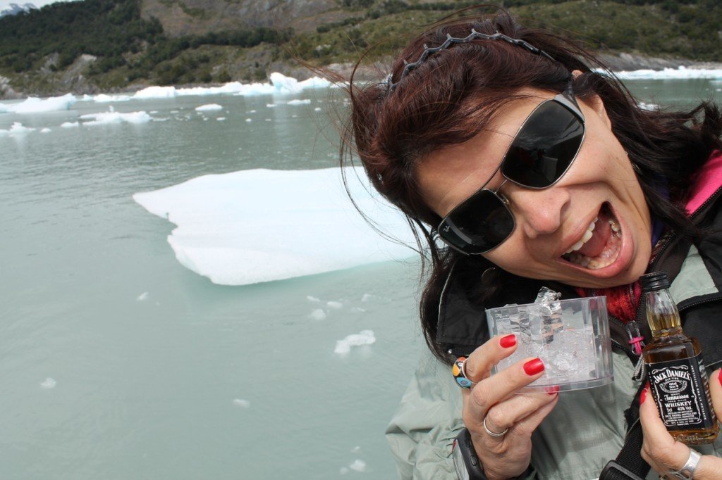 Comendo gelo dos icebergs, El Calafate Comendo gelo dos icebergs, El Calafate