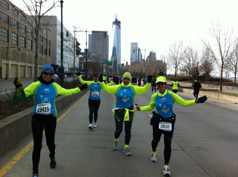 Correndo a meia maratona de NYC, o novo World Trade Center ao fundo