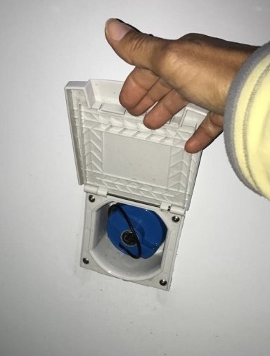 Dispensa e reabastecimento de água no motorhome