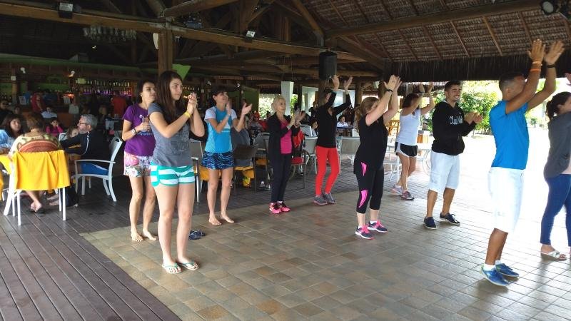 Atividades no bar da Piscina do Club Med Trancoso