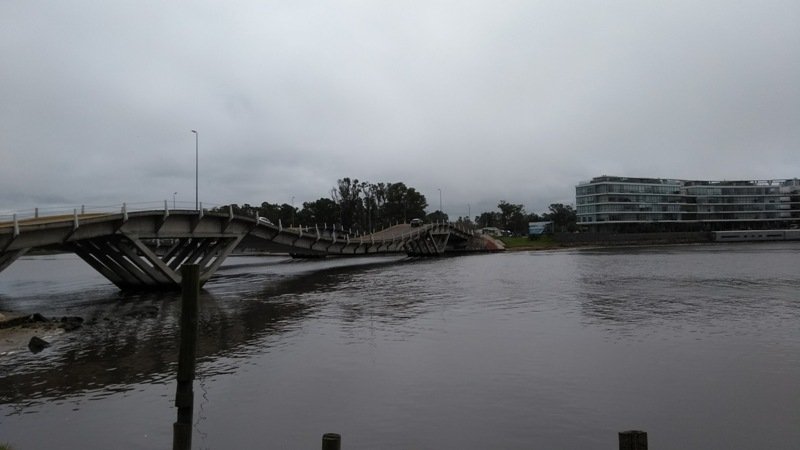 Ponte ondulada, Punta del Este