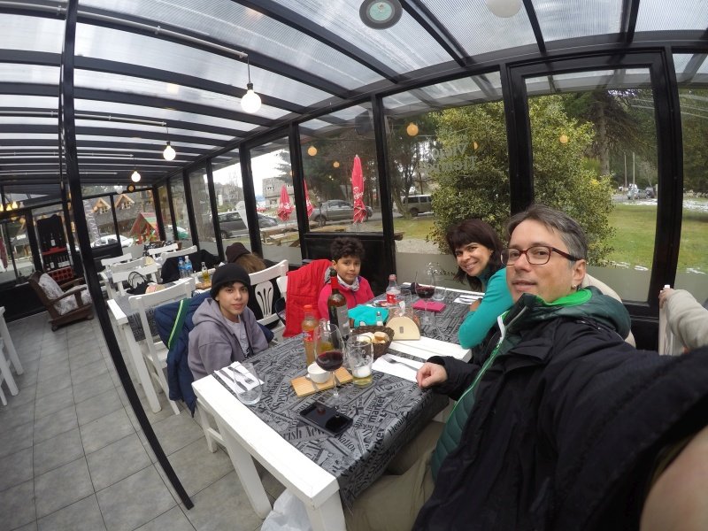 Restaurante no porto de Villa la Angostura, Argentina Restaurante no porto de Villa la Angostura, Argentina