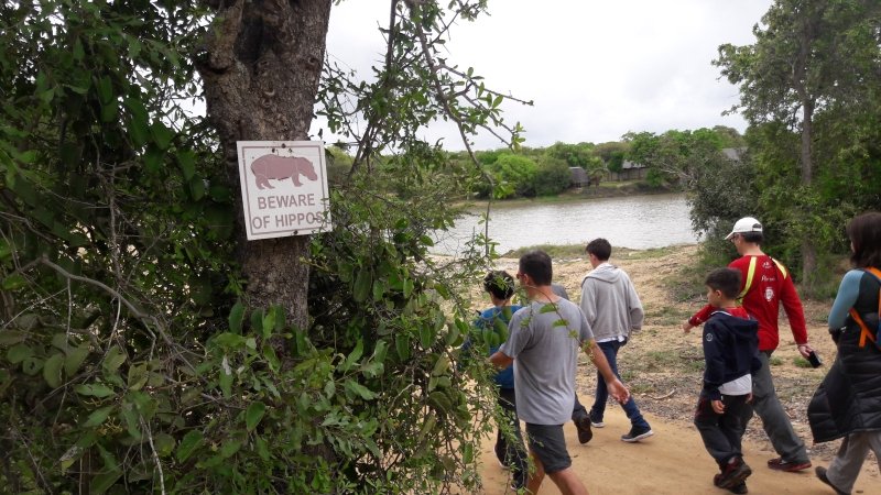 Placa de Cuidado com os Hipopótamos, no Phelwana Game Lodge