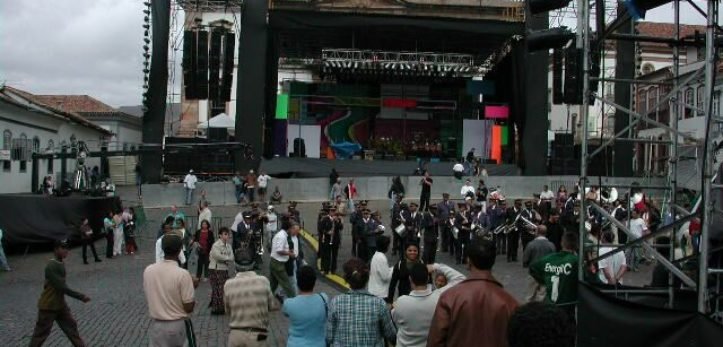 Preparativos para o Show do Skank na Praça Tiradentes