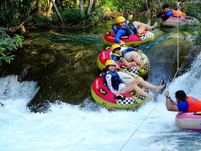 Boia cross no Rio Formoso, em Bonito