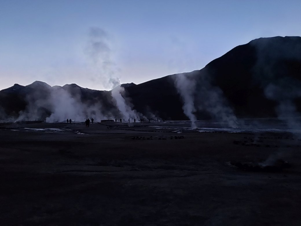 Amanhecer nos Geysers del Tatio