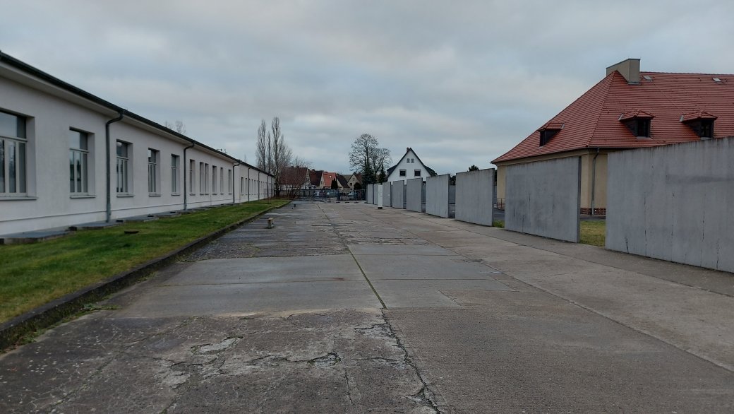 Casas perto do Campo de concentração de Sachsenhausen, próximo a Berlim Casas perto do Campo de concentração de Sachsenhausen, próximo a Berlim