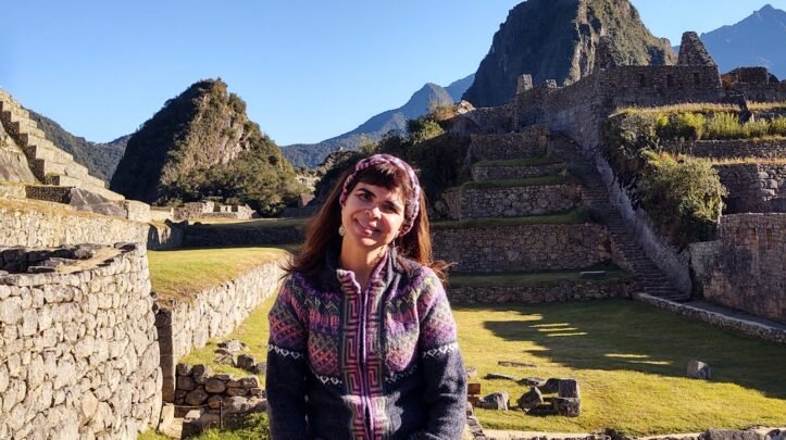 O sol acabou de nascer em Machu Picchu