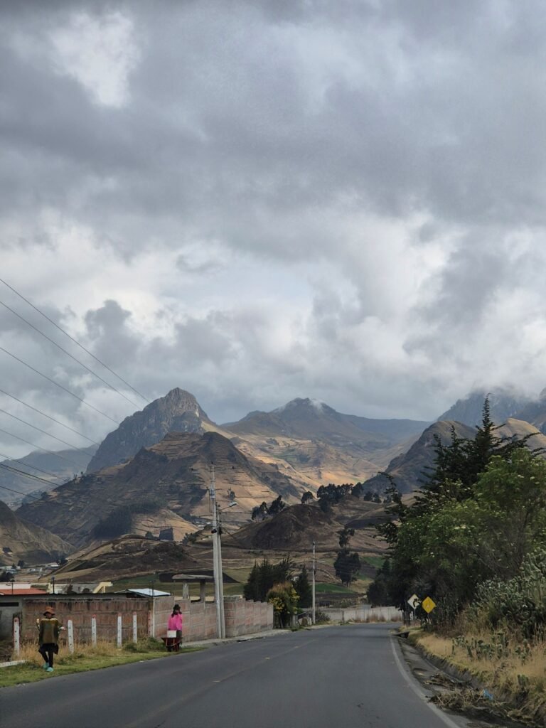 Estrada para o Quilotoa